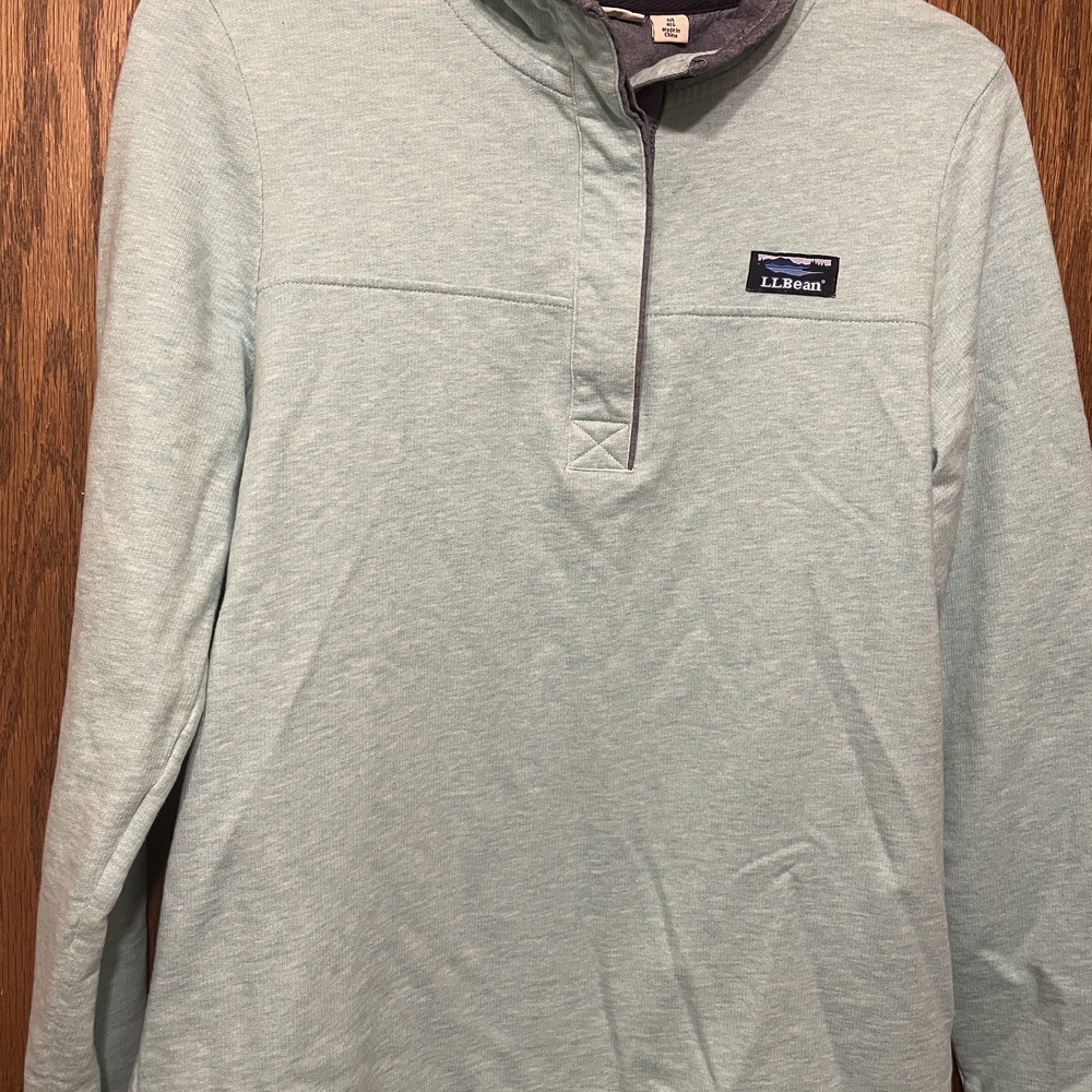 L.L. Bean Women's Light Blue Sweatshirt